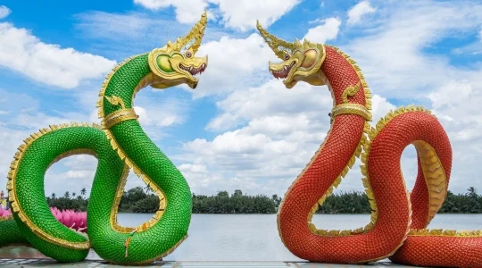 巨大なピンクガネーシャ「ワット・サマーンラッタナーラーム」